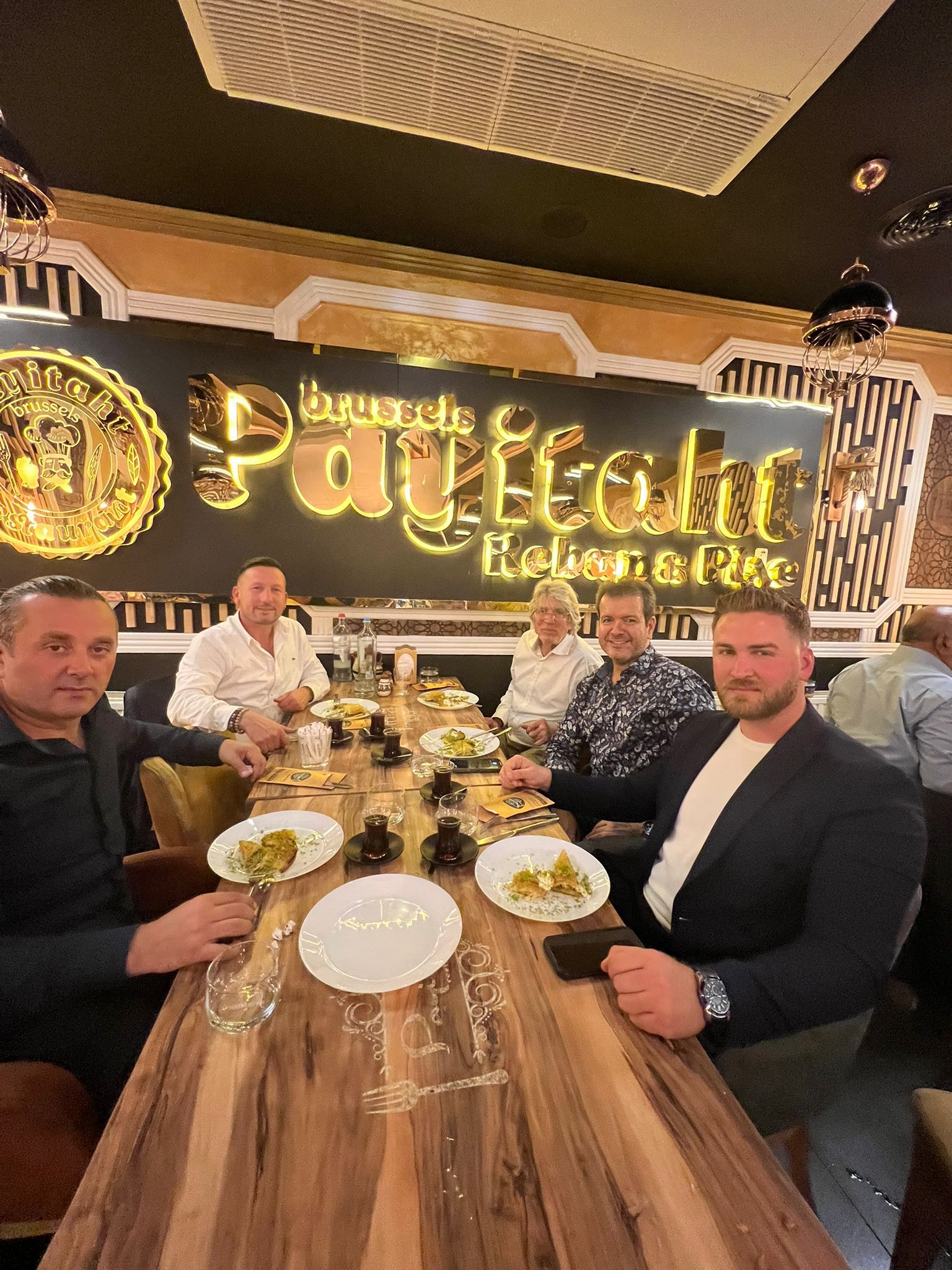 Hollywood’un Efsane İsmi Eric Roberts, Özgün Uzunali Ile Brüksel’de Bir Araya Geldi3