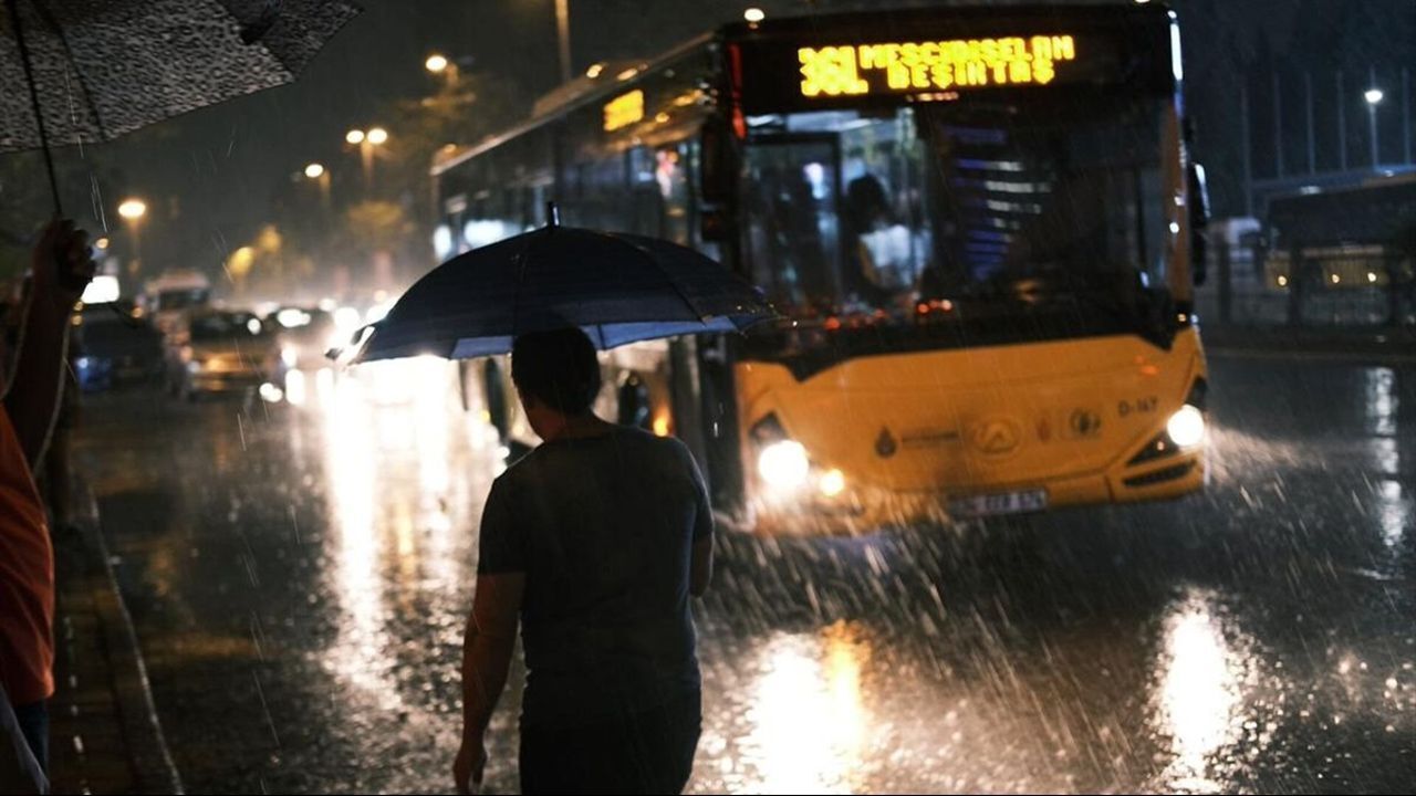 İstanbul'da Rekor Yağışın Nedeni Ortaya Çıktı! Uzmanlar 3 Kritik Faktöre Dikkat Çekti