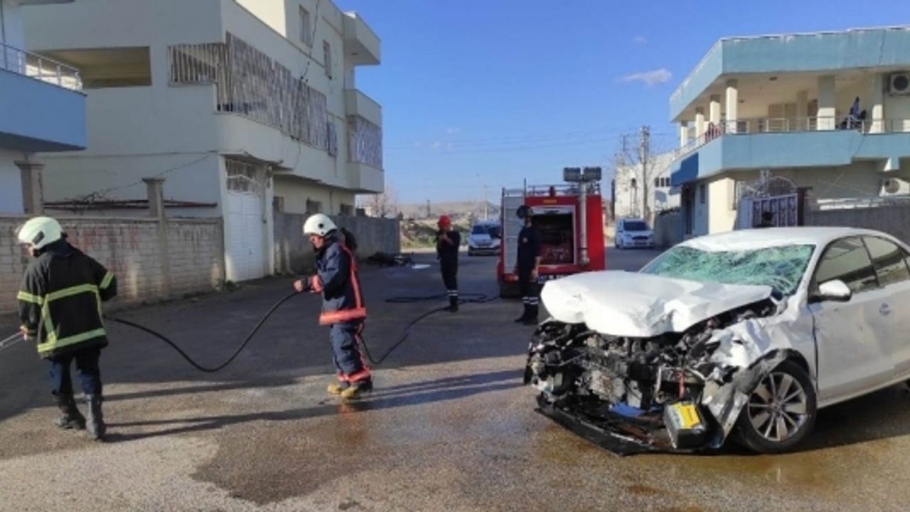 Mardin’de otomobil ile motosiklet çarpıştı: 2 yaralı