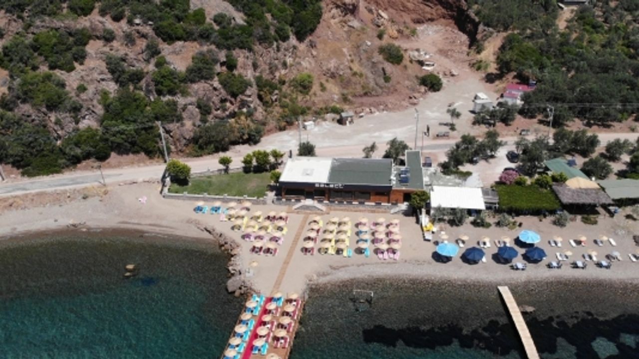 Assos’ta kaçak restoran ve plaj kısmına yıkım kararı