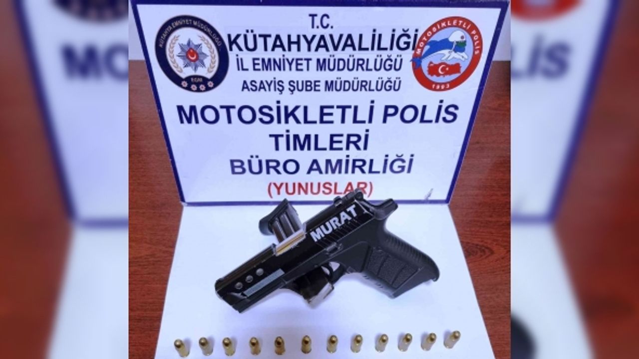 Kütahya’da bir şahsın üzerinde ruhsatsız tabanca ele geçirildi