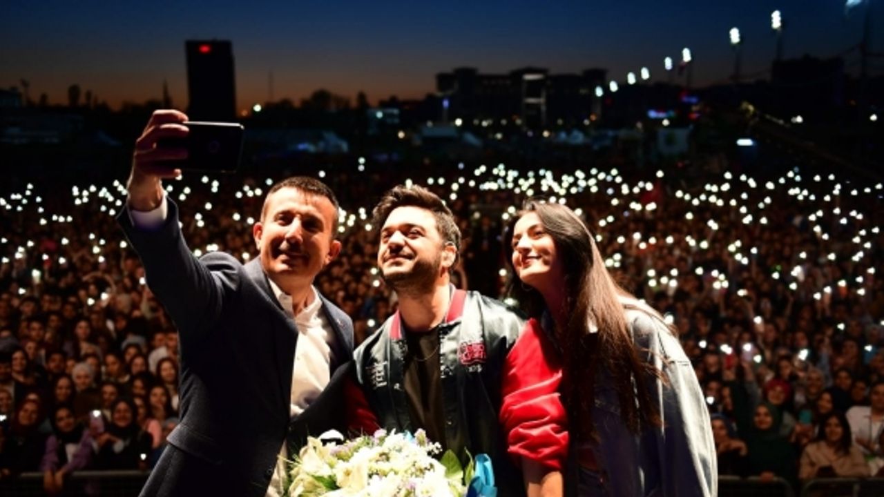 AltınFest’te İlyas Yalçıntaş’ın şarkıları hep bir ağızdan söylendi