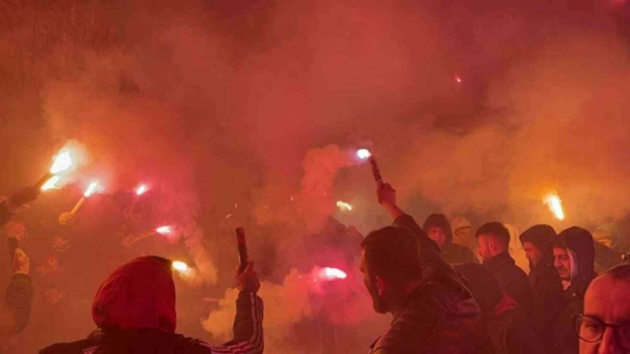 Transfer yasağını kaldıran Eskişehirspor tesisleri bayram yeri oldu