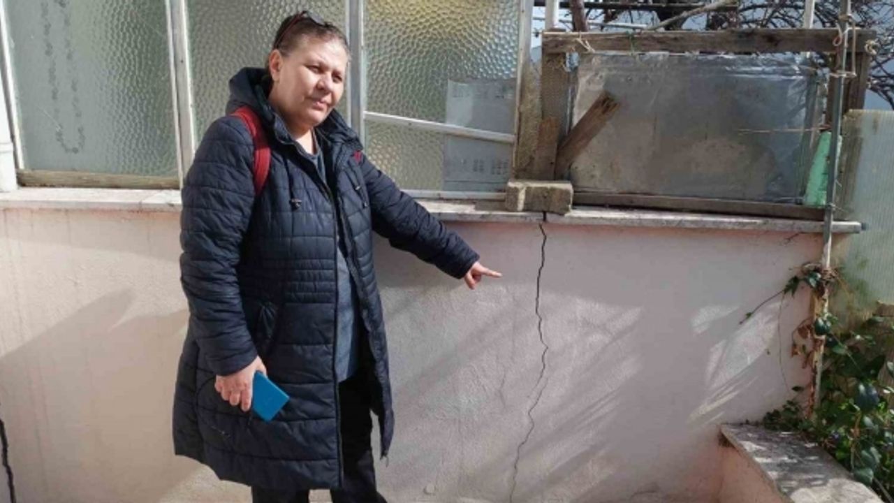 Adeta deprem olmadan depremi yaşadılar: Binalar sürekli kayıyor