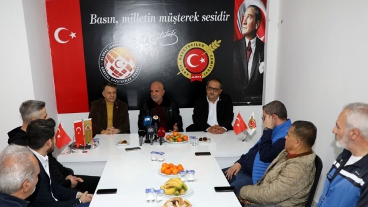 Alanyaspor Başkanı Çavuşoğlu: "Maçın sonucuyla oynandı. Ben böyle bir penaltı görmedim"