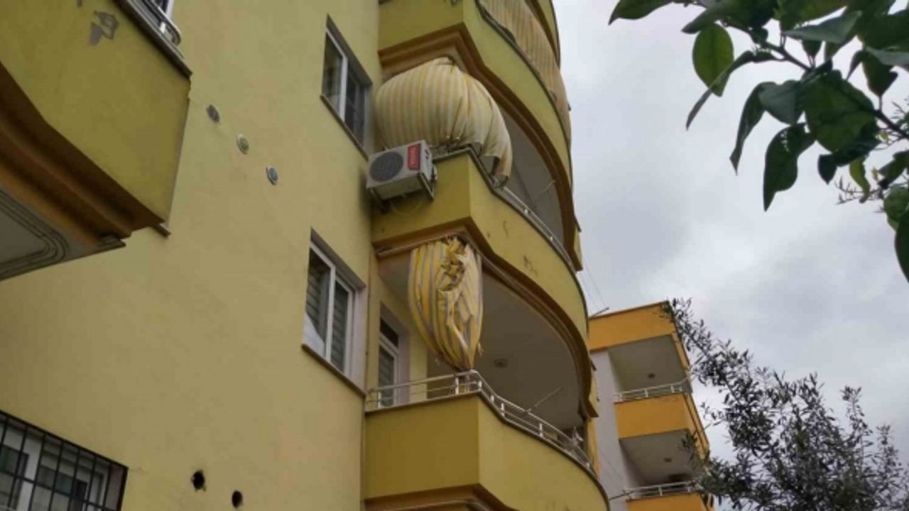 Uykusundan ’deprem oluyor’ diyerek kalkan kadın ikinci kattan atladı, hayatını kaybetti