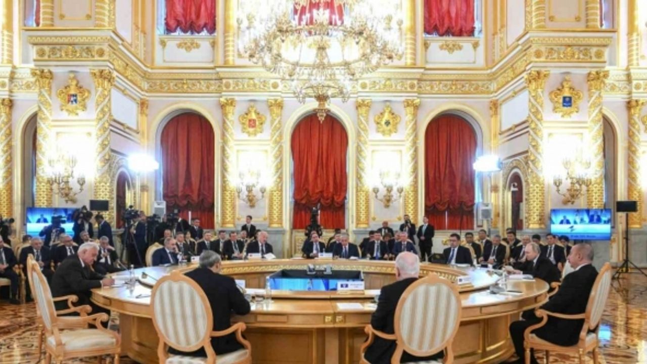 Aliyev ve Paşinya arasında ’Zengezur Koridoru’ tartışması