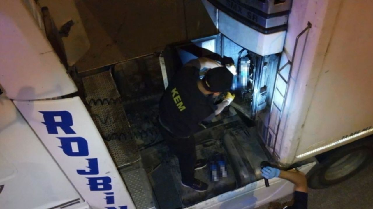 Mersin’de tırda 3 kiloya yakın metamfetamin ele geçirildi