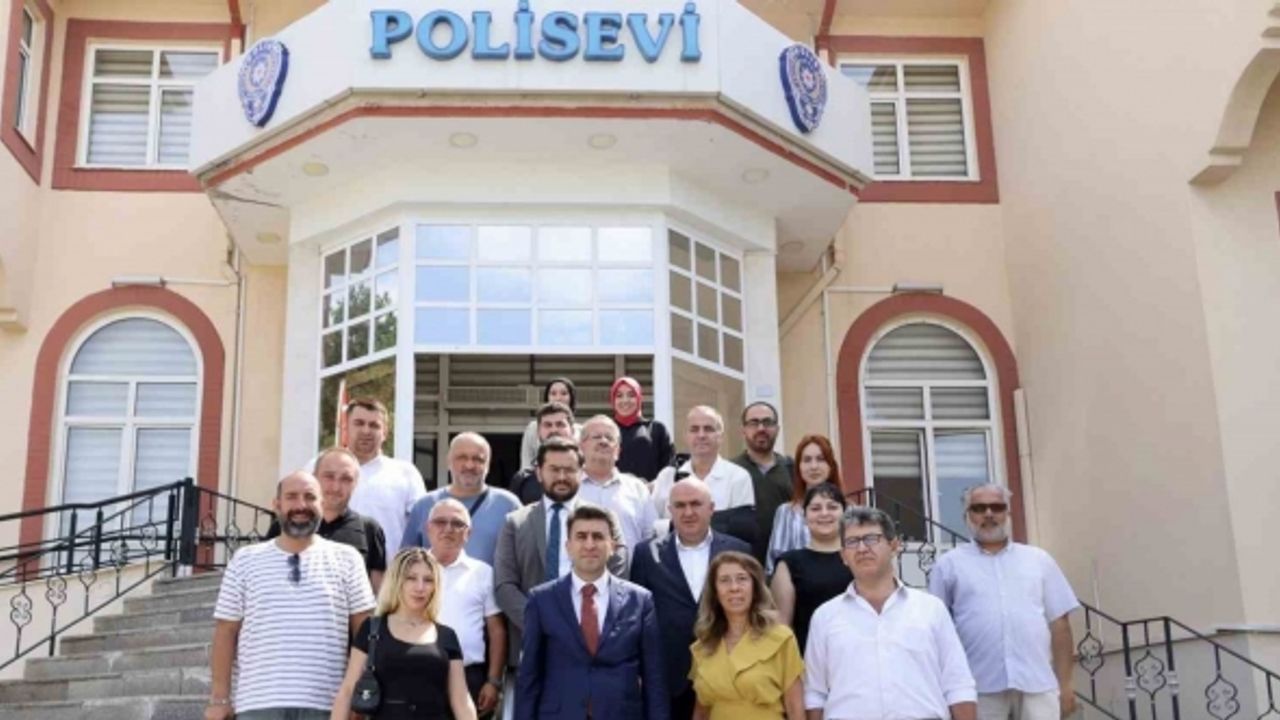 Vali Şefik Aygöl basın mensuplarıyla bir araya geldi