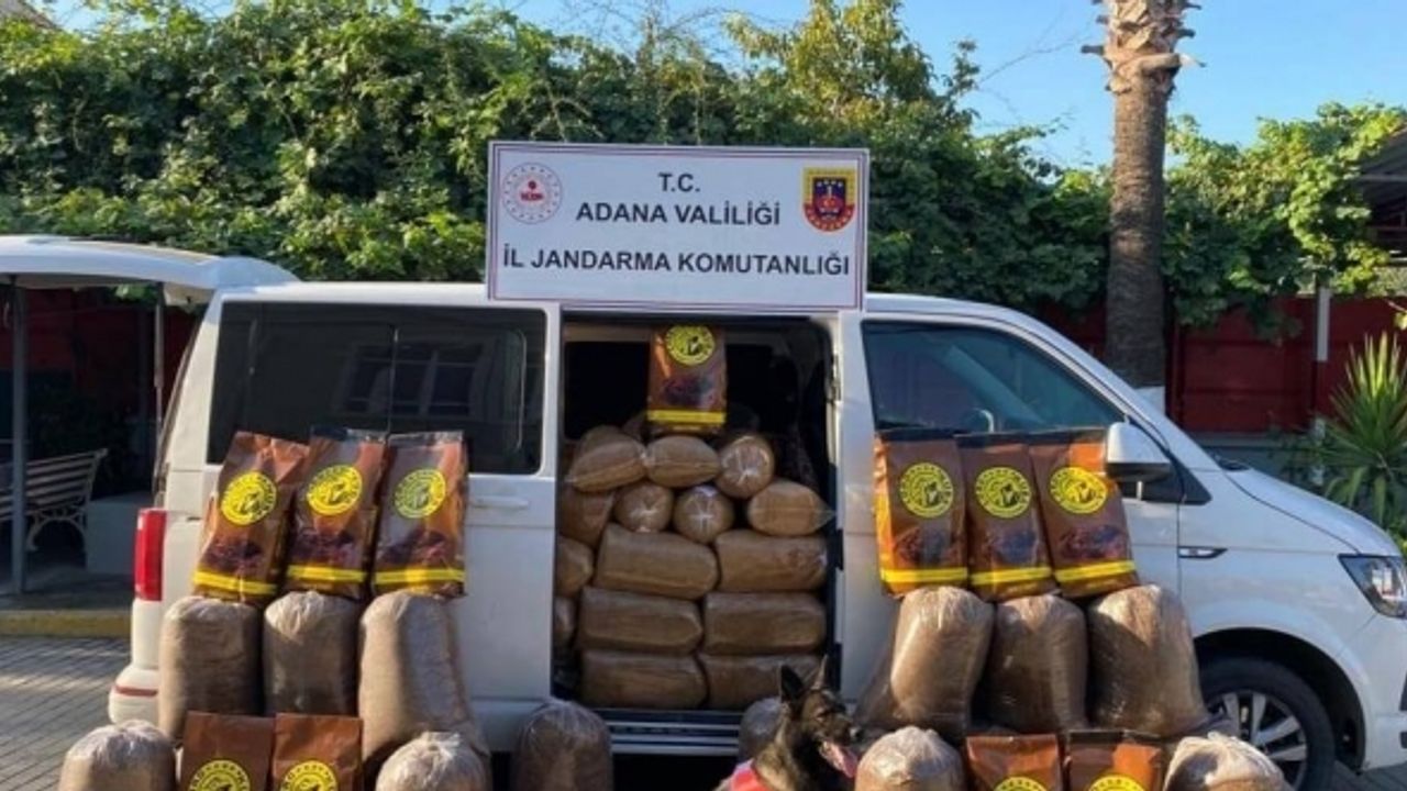 Adana’da bir araçta yapılan aramada 755 kilo tütün ele geçirildi
