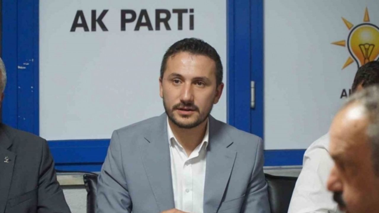AK Parti’de ilçe başkanları aday adaylığı için istifa etti