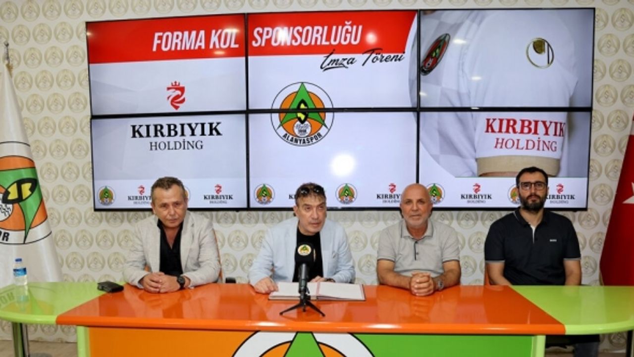 Alanyaspor’un forma kol sponsoru Kırbıyık Holding oldu