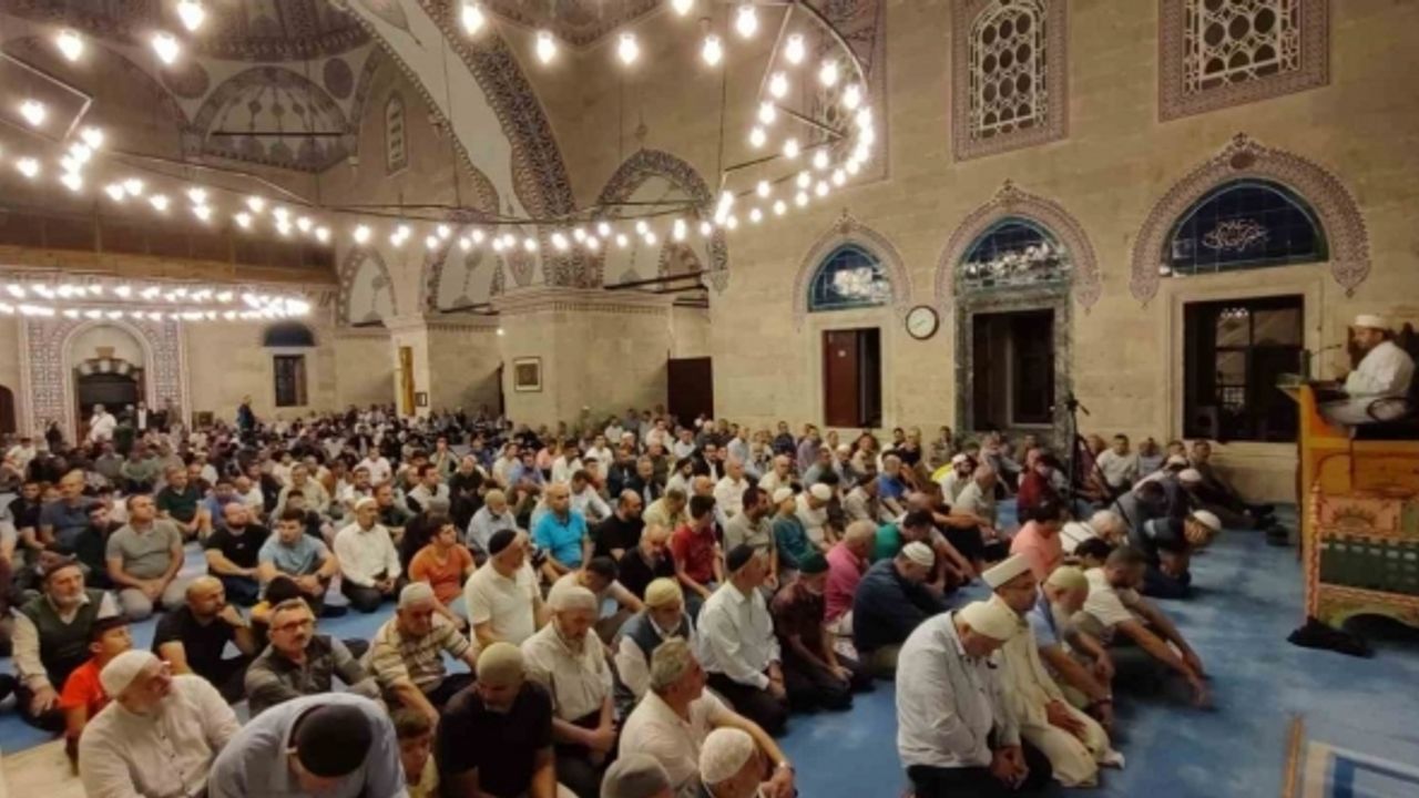 Amasya’da Sultan II. Bayezid Camii’nde Mevlid Kandili kutlandı