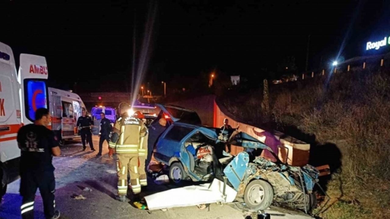 Ankara’da çarpışan iki araç hurdaya döndü: 2 ölü, 6 yaralı