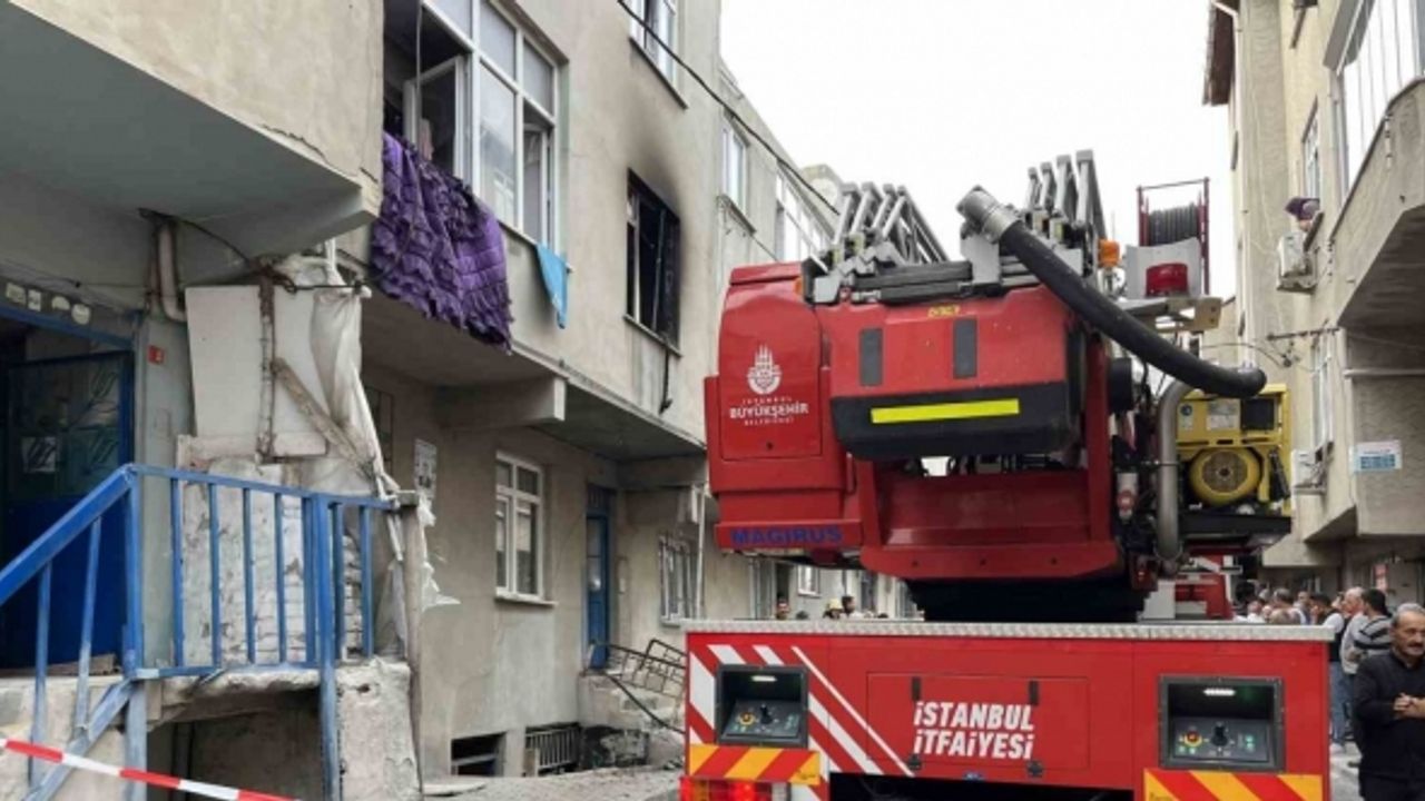 Avcılar’da daire yangınında 3’ü çocuk 8 kişi kurtarıldı
