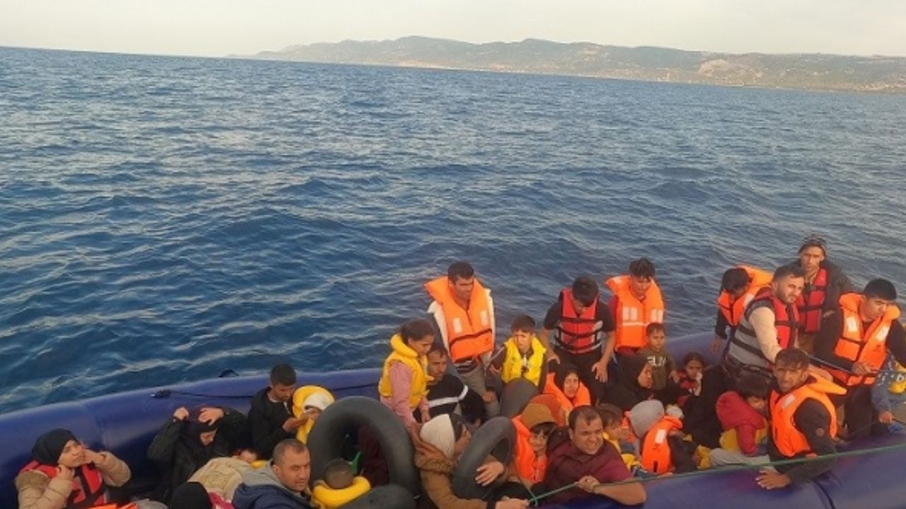 Ayvacık açıklarında 70 kaçak göçmen kurtarıldı, 41 kaçak göçmen yakalandı