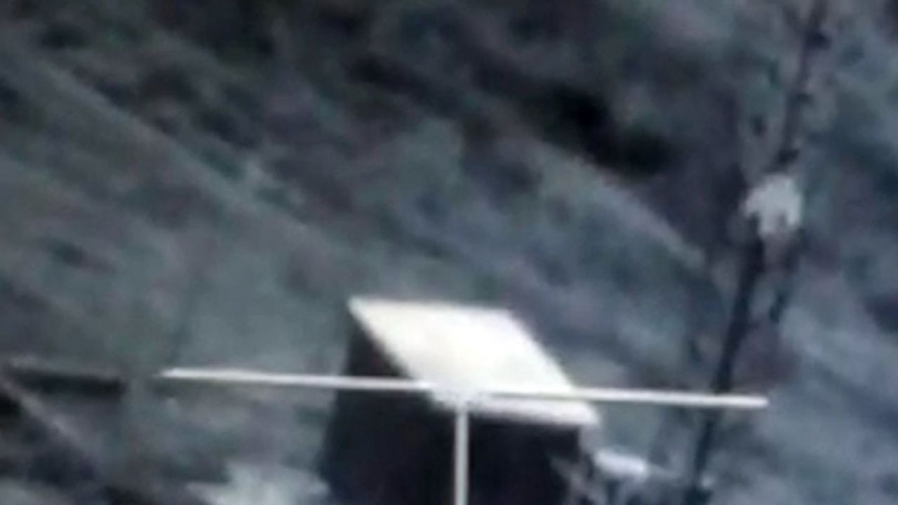 Azerbaycan ordusu Ermenilere ait radar istasyonunu vurdu