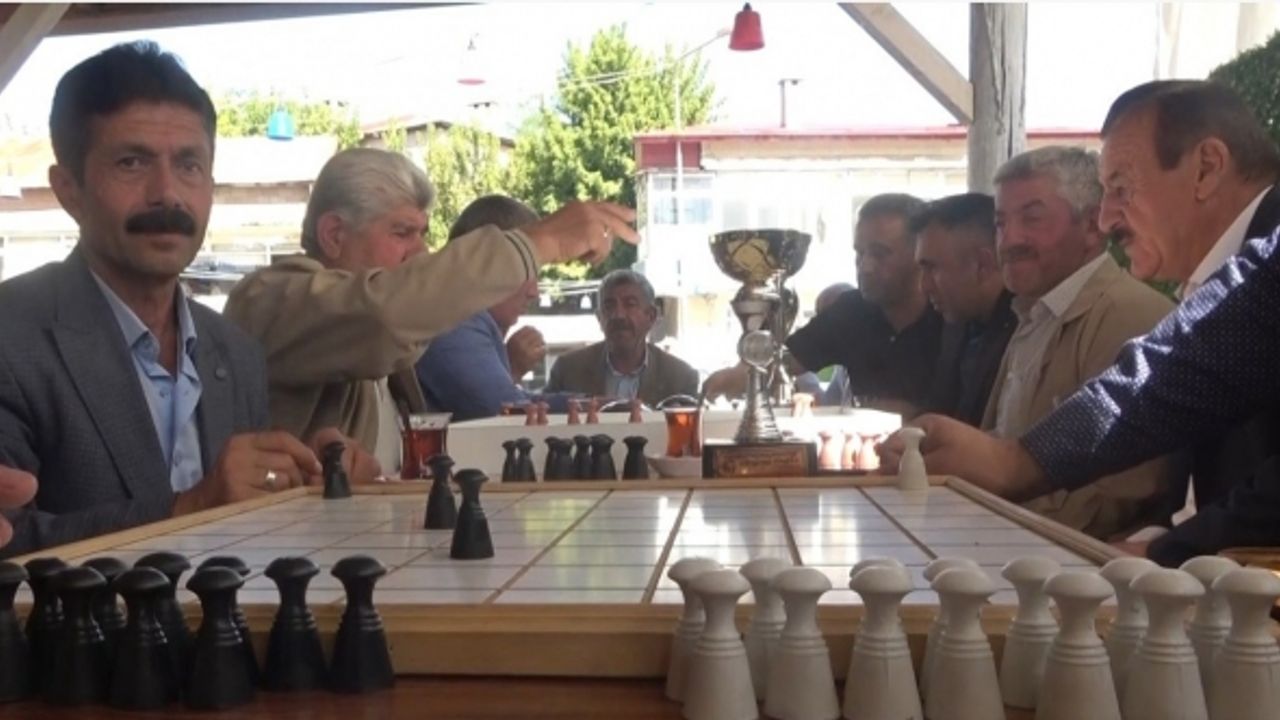 Babasından öğrendiği taktik oyun ile dünya 3’üncüsü oldu