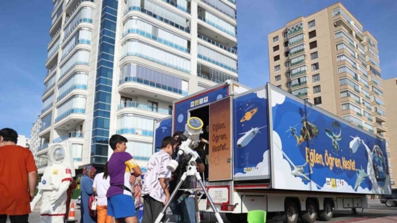 Başkan Altay: “Bilim Tırımız yenilenen yüzüyle çocuklara bilim sevgisi aşılıyor”