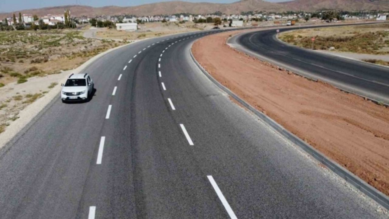 Başkan Dinçer, “Yeni yol ağımız şehrimize hayırlı olsun”