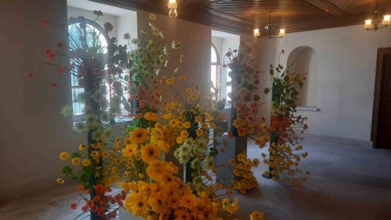 Beyoğlu’nun tarihi mekanlarından Terra Santa, FloralFest ile çiçek gibi bir başlangıçla hizmete açıldı