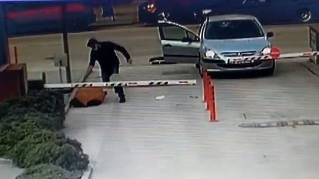 Böyle dehşet saçmıştı...Eski eşi ve arkadaşını öldüren polise 2 kez müebbet