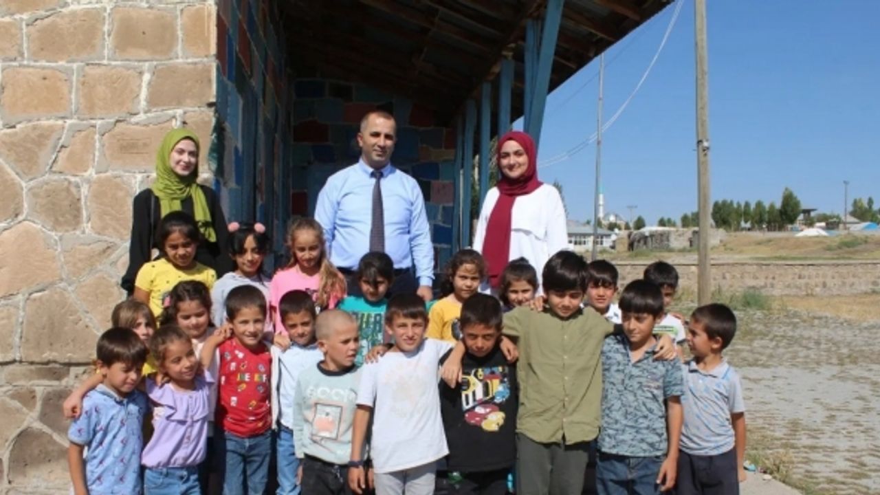 Bulanık İlçe Milli Eğitim Müdürü Tunçel pansiyonda kalan öğrencileri ziyaret etti