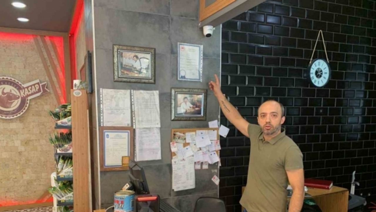 Çalıştığı kasabın kasasından 15 günde 150 bin TL çaldı: Hırsızlık anı kamerada