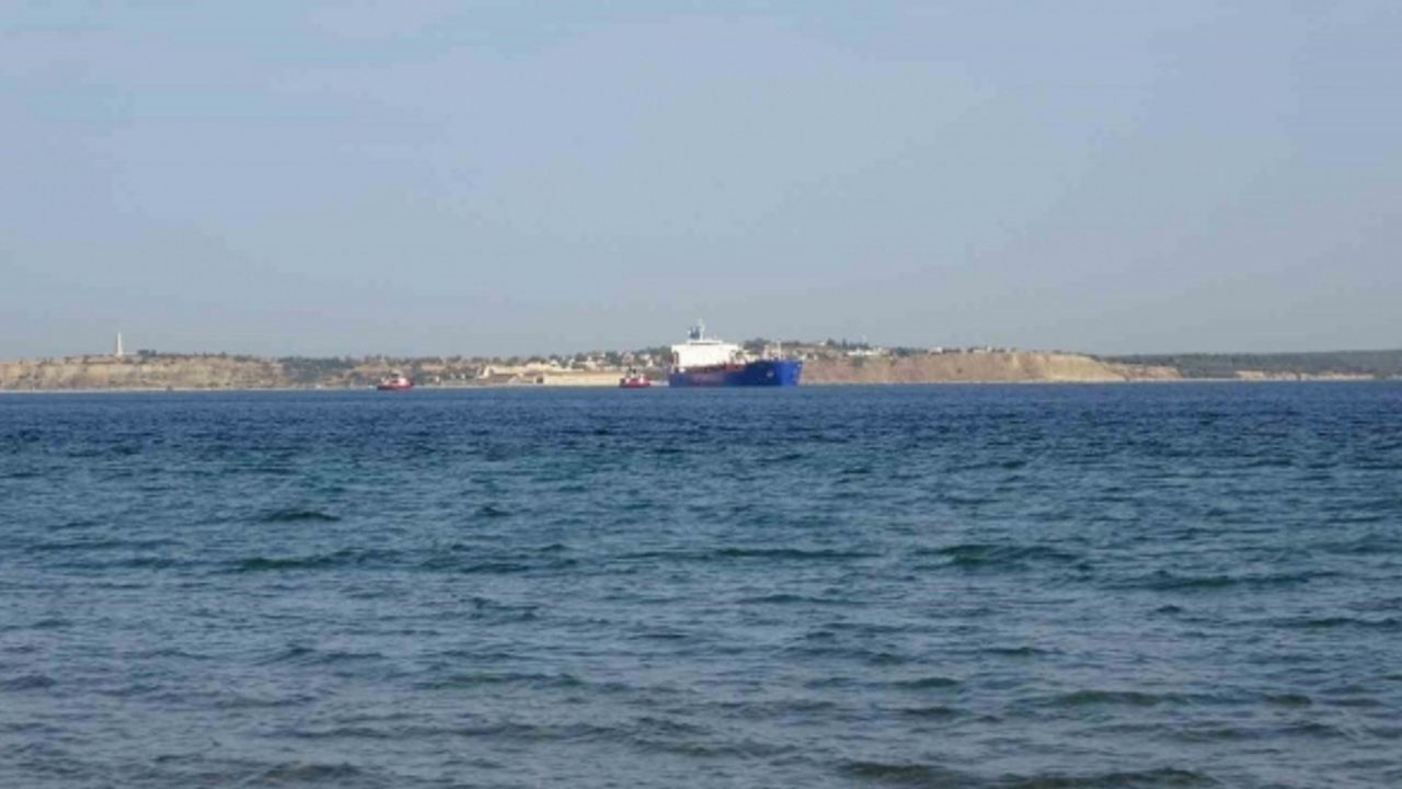Çanakkale Boğazı’nda makine arızası giderilen tanker Bozcaada demir sahasına götürüldü