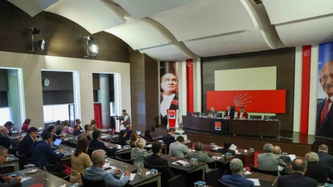 CHP’de kurultay tarihi 4-5 Kasım olarak belirlendi