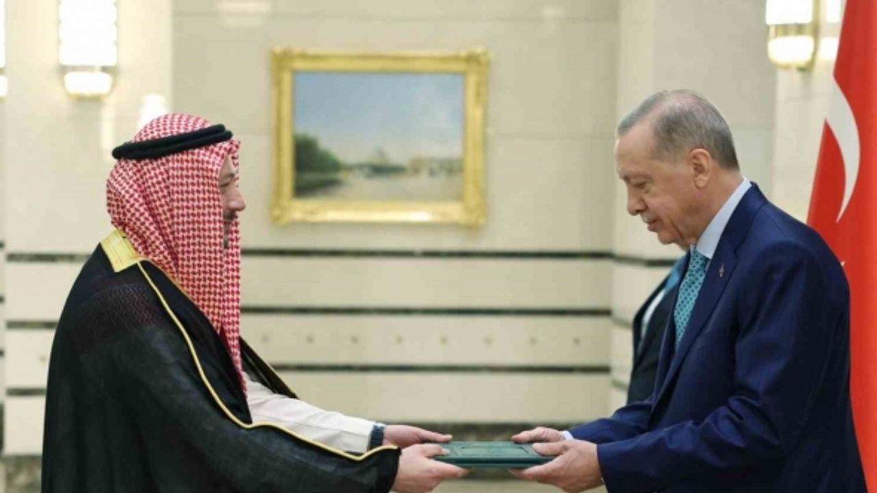 Cumhurbaşkanı Erdoğan, Suudi Arabistan Büyükelçisi Fahad Bin Assaad Bin A. Abualnasr’ı kabul etti