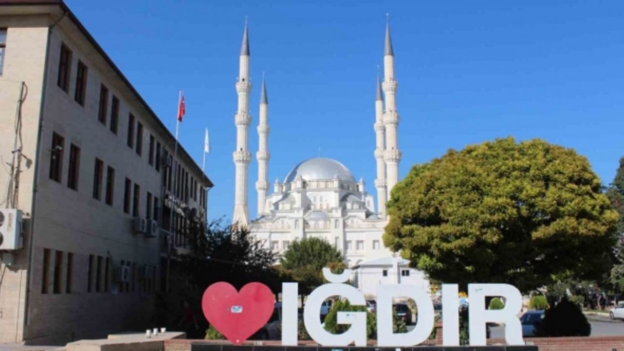 Cumhurbaşkanı Erdoğan’ın Zengezur Koridoru mesajı Iğdır’da büyük heyecan sebep oldu