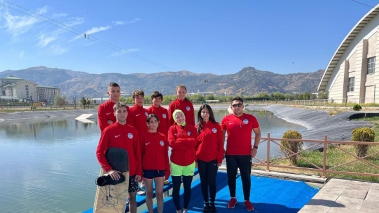 Denizi olmayanKayseri’den Su Kayağı Milli Takımı’na 8 sporcu