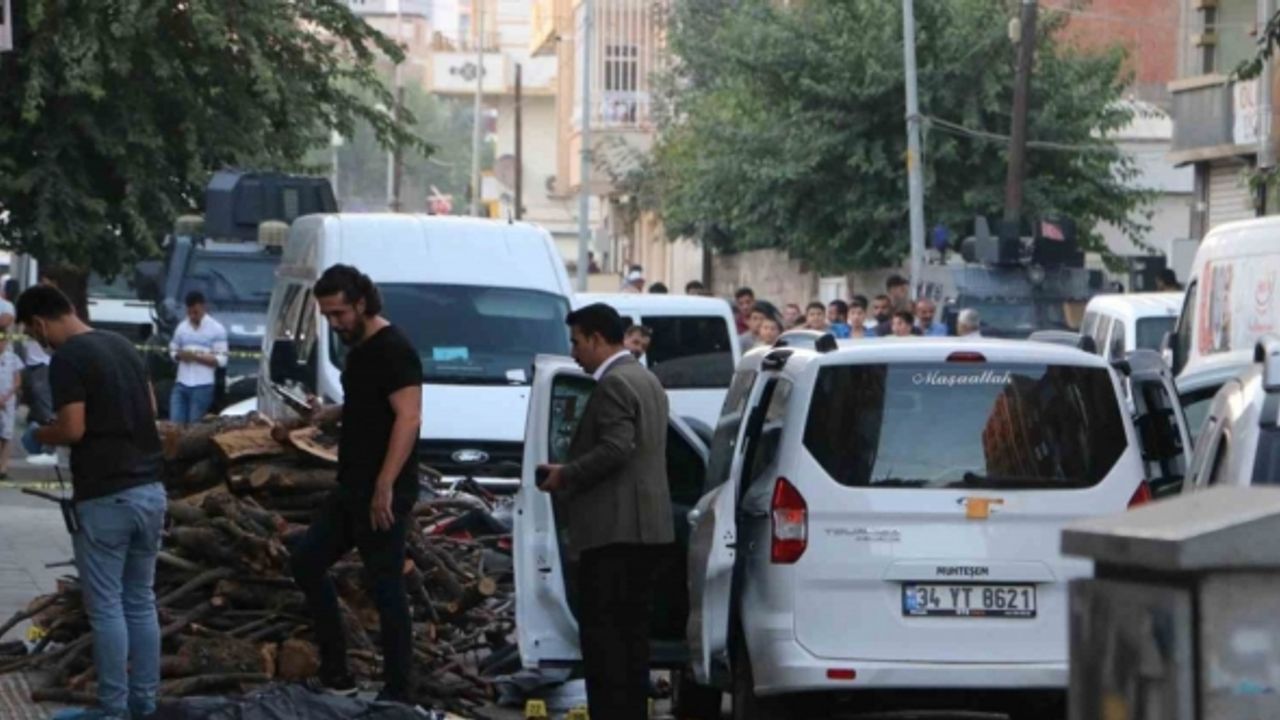 Diyarbakır’da husumetli aileler arasında silahlı kavga: 3 ölü, 1 yaralı
