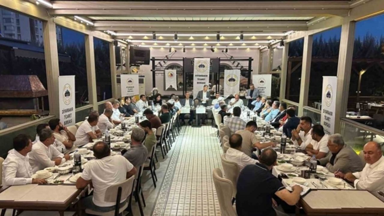 Diyarbakır’da tekstil sektörü temsilcileri sorunları ele aldı