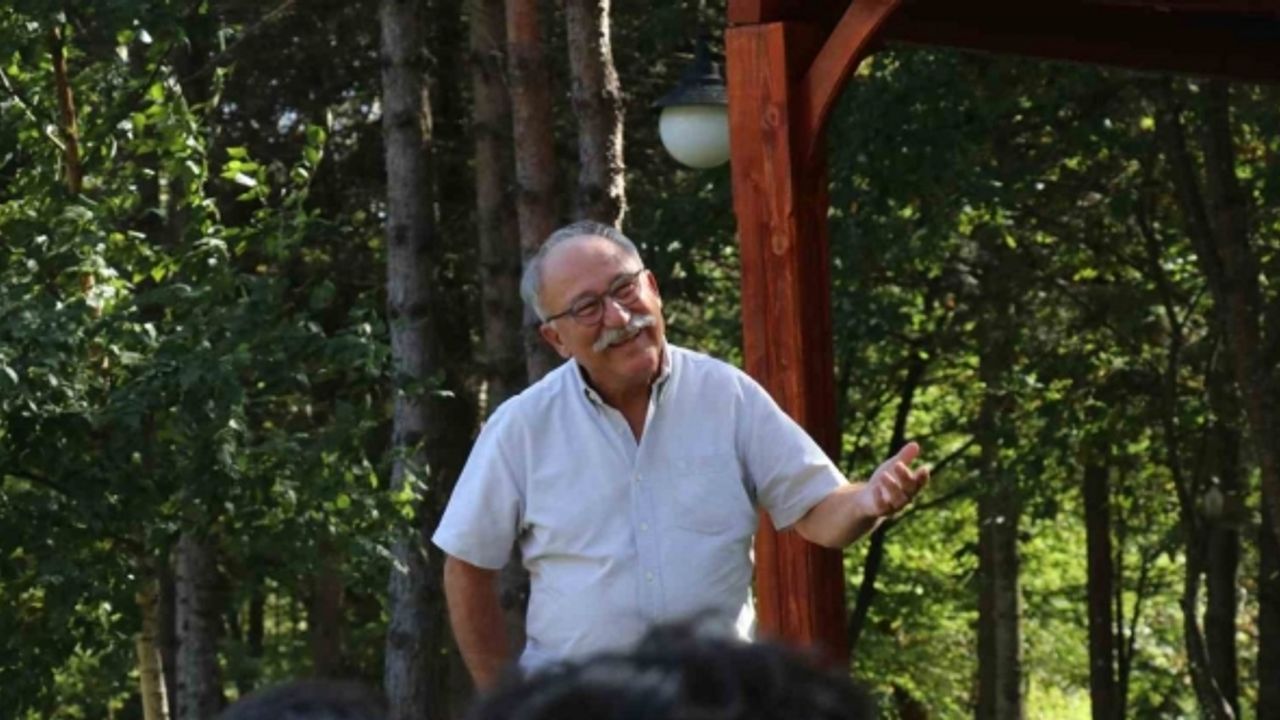 Duayen oyuncu Altan Erkekli gençlerle buluşarak tecrübelerini paylaştı