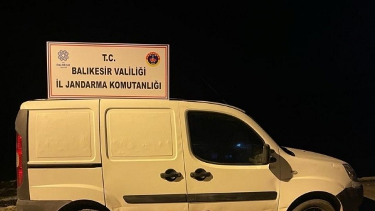 Edremit ve Ayvalık’ta 63 düzensiz göçmen ve 1 organizatör yakalandı