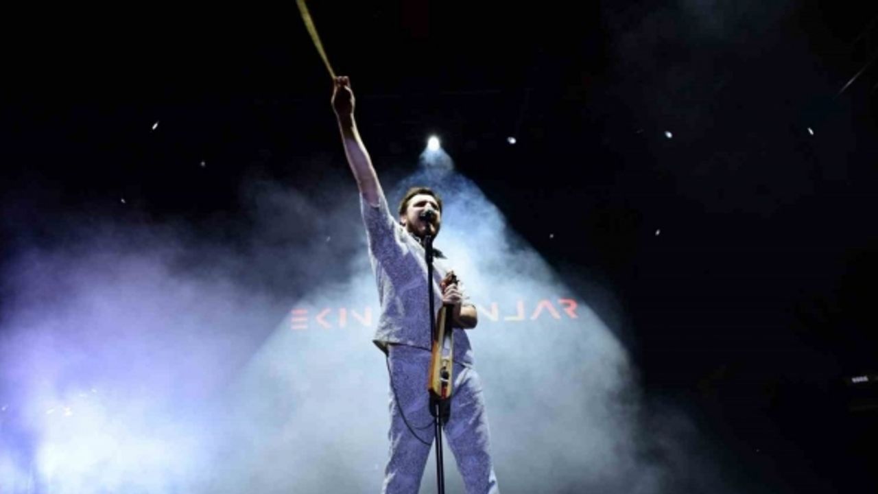 Ekin Uzunlar Amerika’dan geldi, ayağının tozuyla Bursa’da sahne aldı