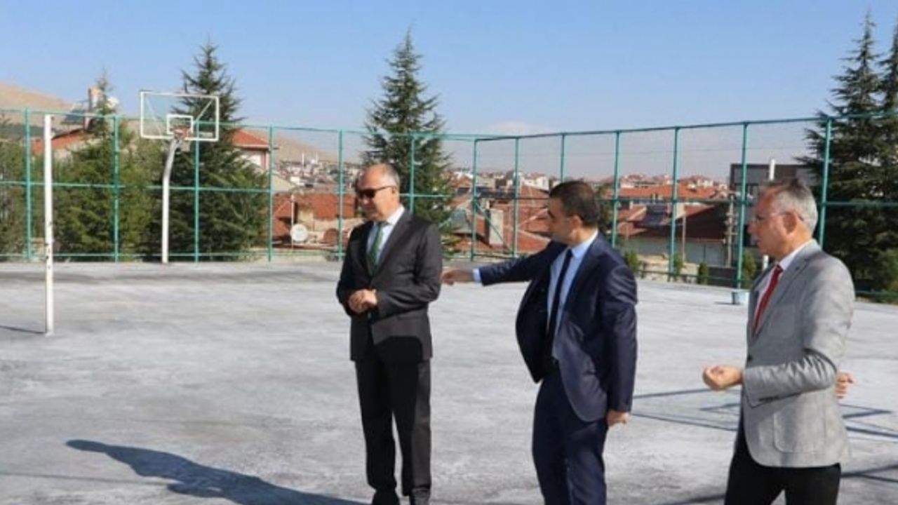 Emirdağ’ da tadilatı biten okul eğitim ve öğretime açıldı