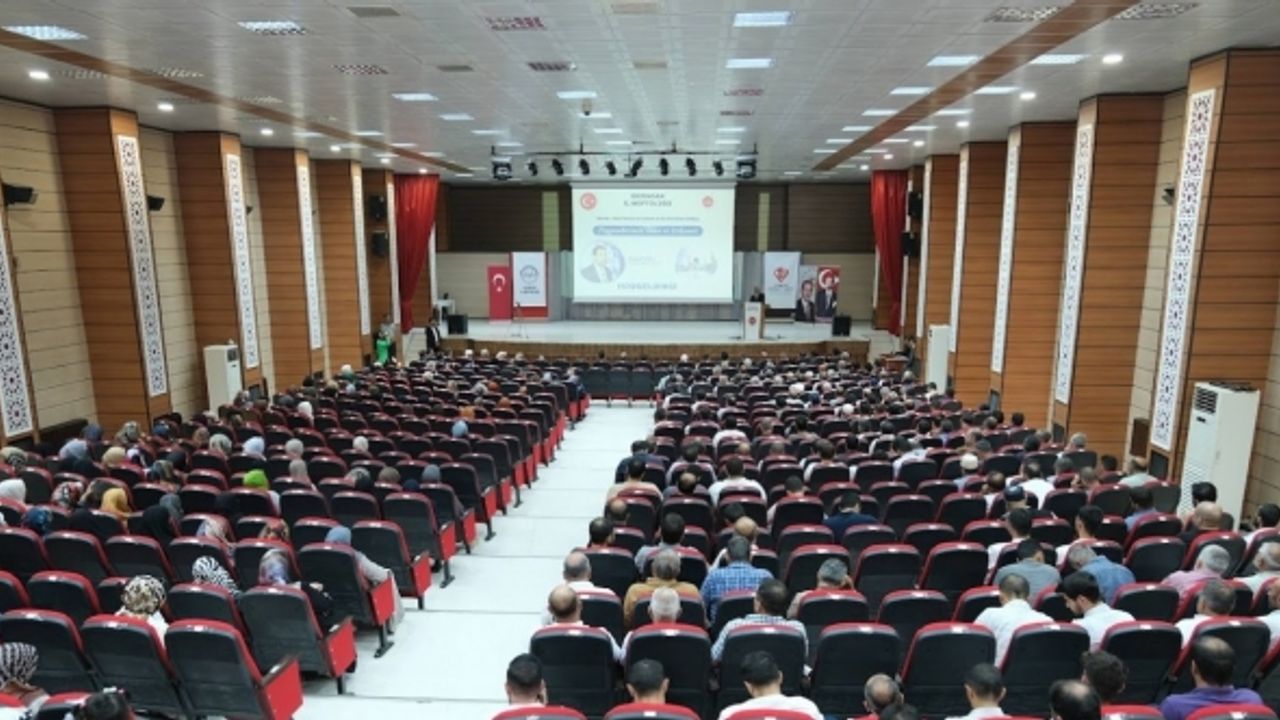 Erzincan’da “Hz. Peygamber, İman ve İstikamet” konulu konferans düzenlendi