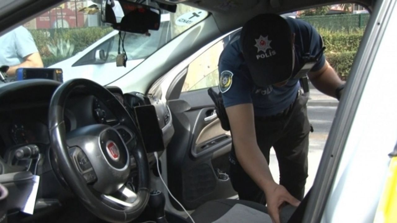 Fatih’te okul önlerinde polis denetimlerine devam ediliyor