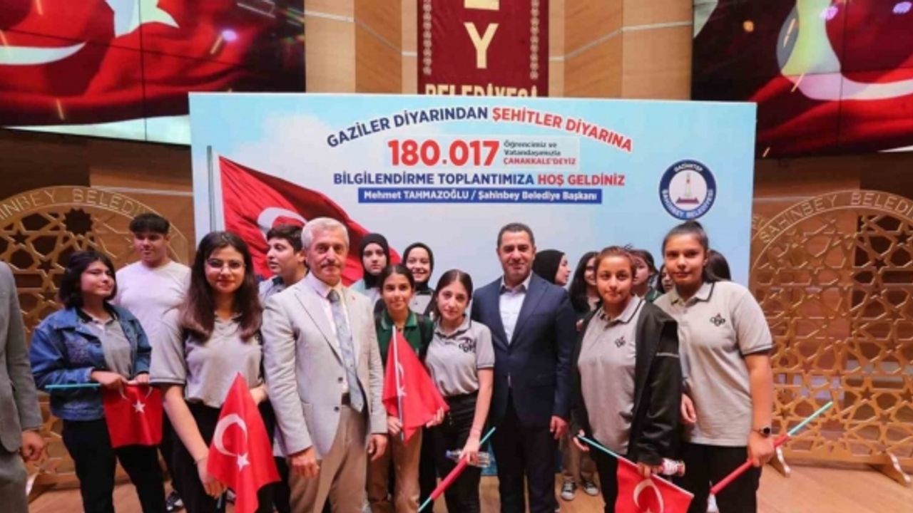 Gazi torunları Çanakkale’de ecdat için dua ediyor