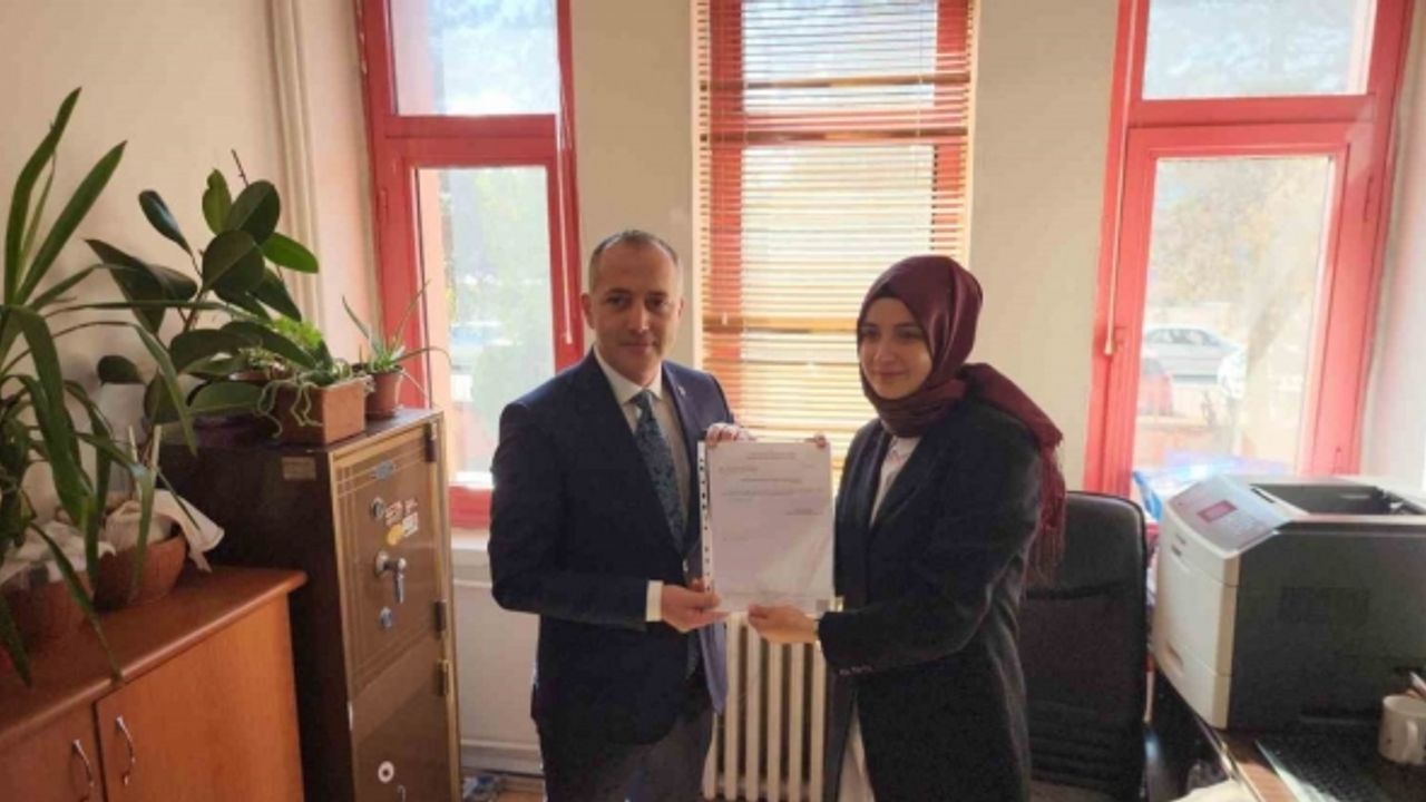 Gedikoğlu, mazbatasını alır almaz ilk ziyaretini şehitliğe yaptı