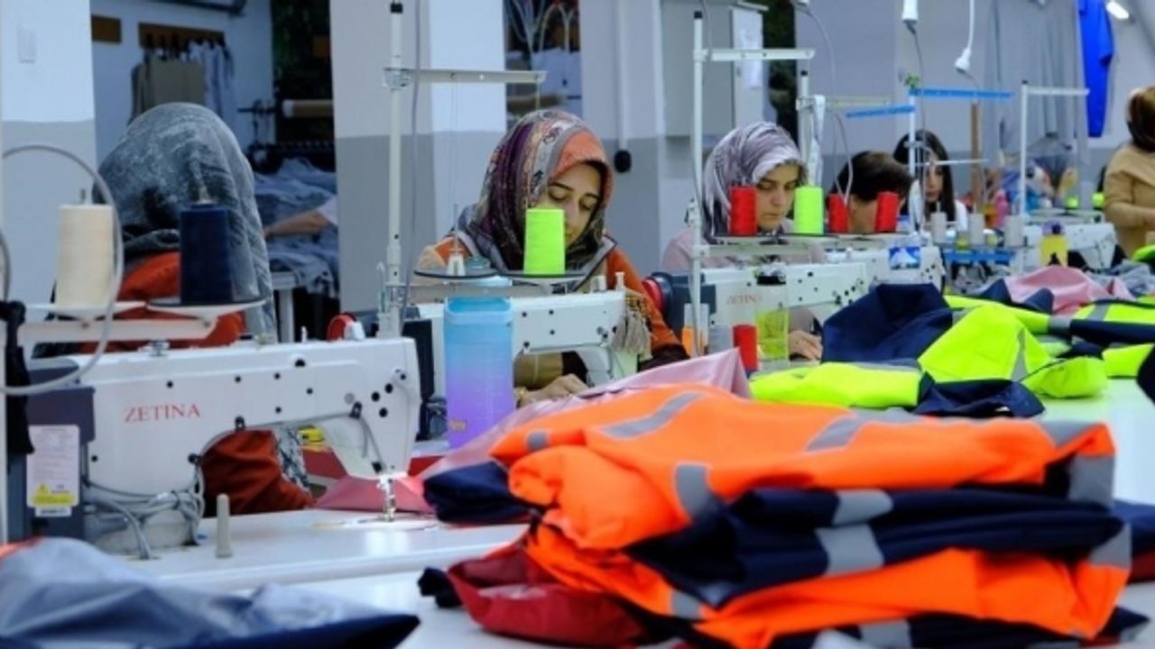 Hizmet Üretici Fiyat Endeksi yıllık yüzde 79,95 arttı