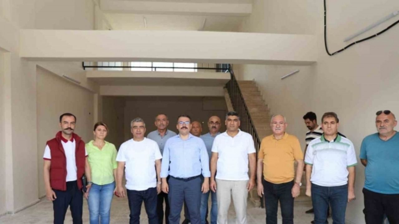 Iğdır yaş sebze ve meyve hali açılıyor