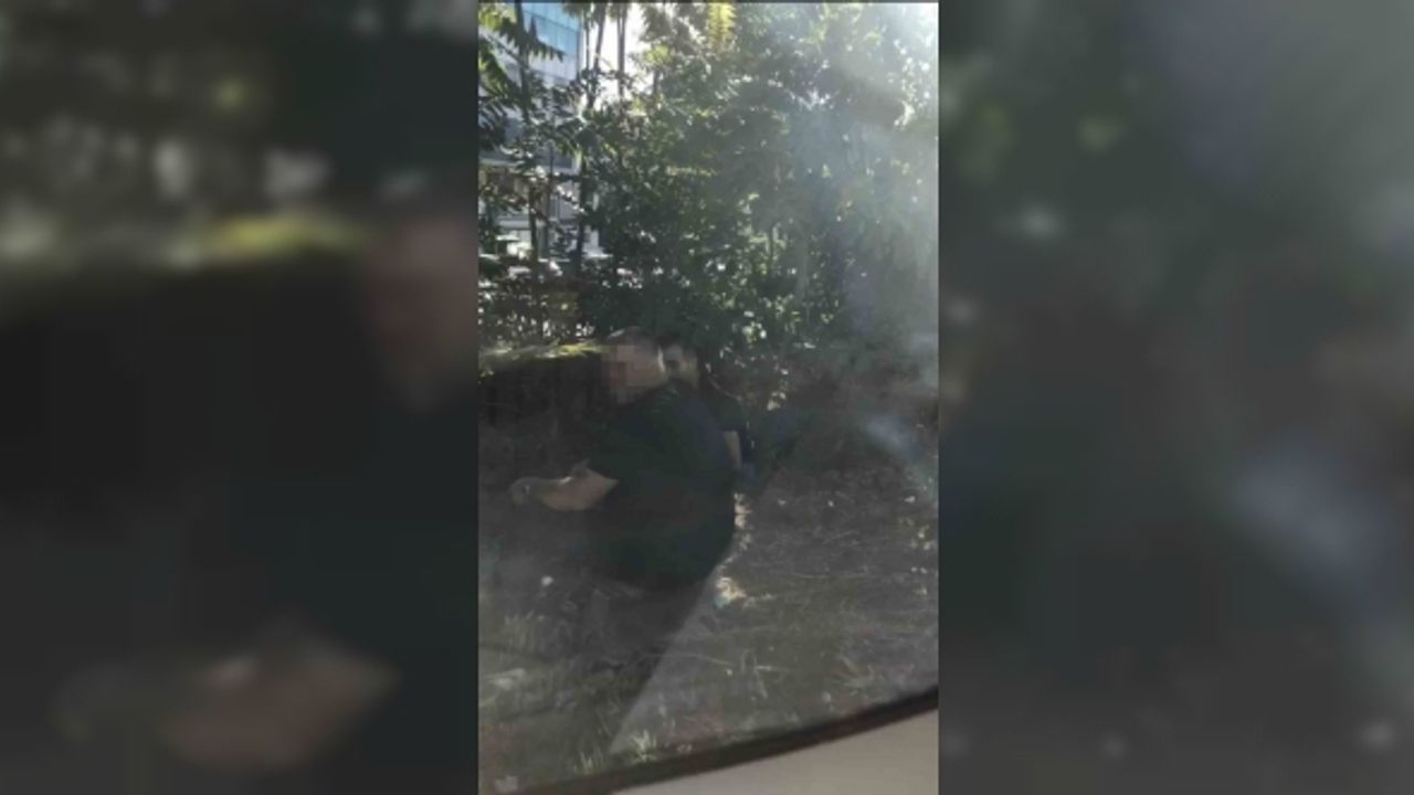 İstanbul’da “pes” dedirten uyuşturucu ticareti kamerada: Kağıda sarıp uyuşturucu sattı