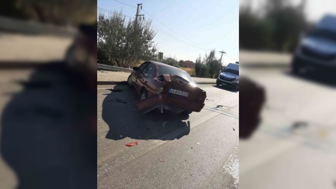 Kamyonun çarptığı otomobil savrulup iki araca çarparak durabildi