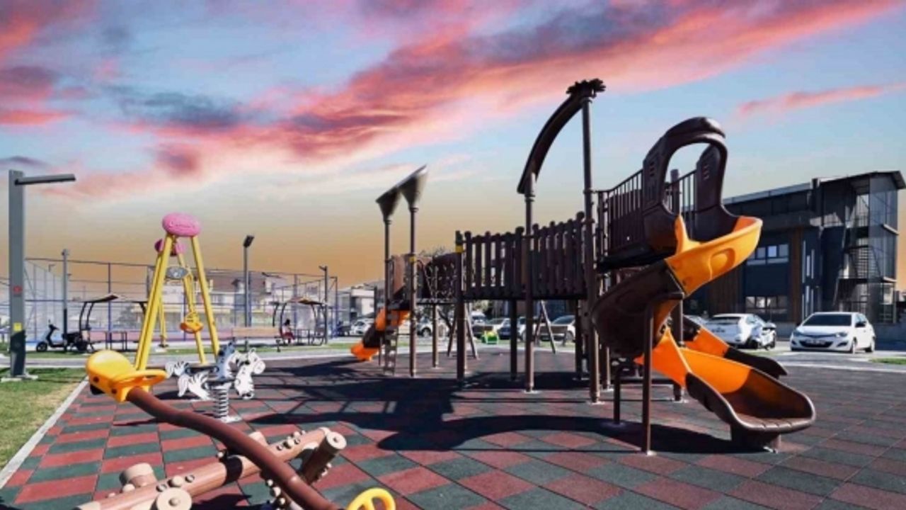 Karesi Belediyesi ilçeyi parklar ve yeşil alanlarla donatıyor