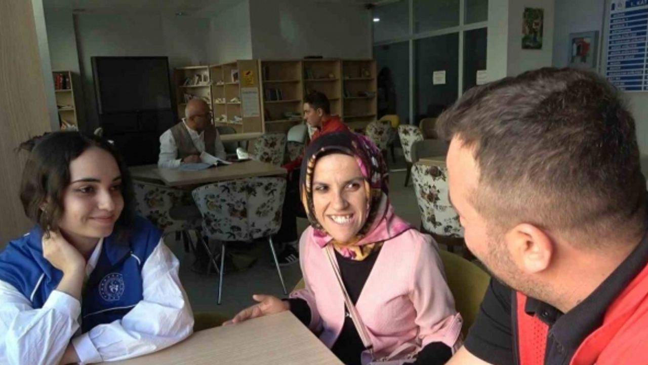 Kas hastası Deniz "Gençlik Merkezi" gönüllüleriyle hayata tutunuyor