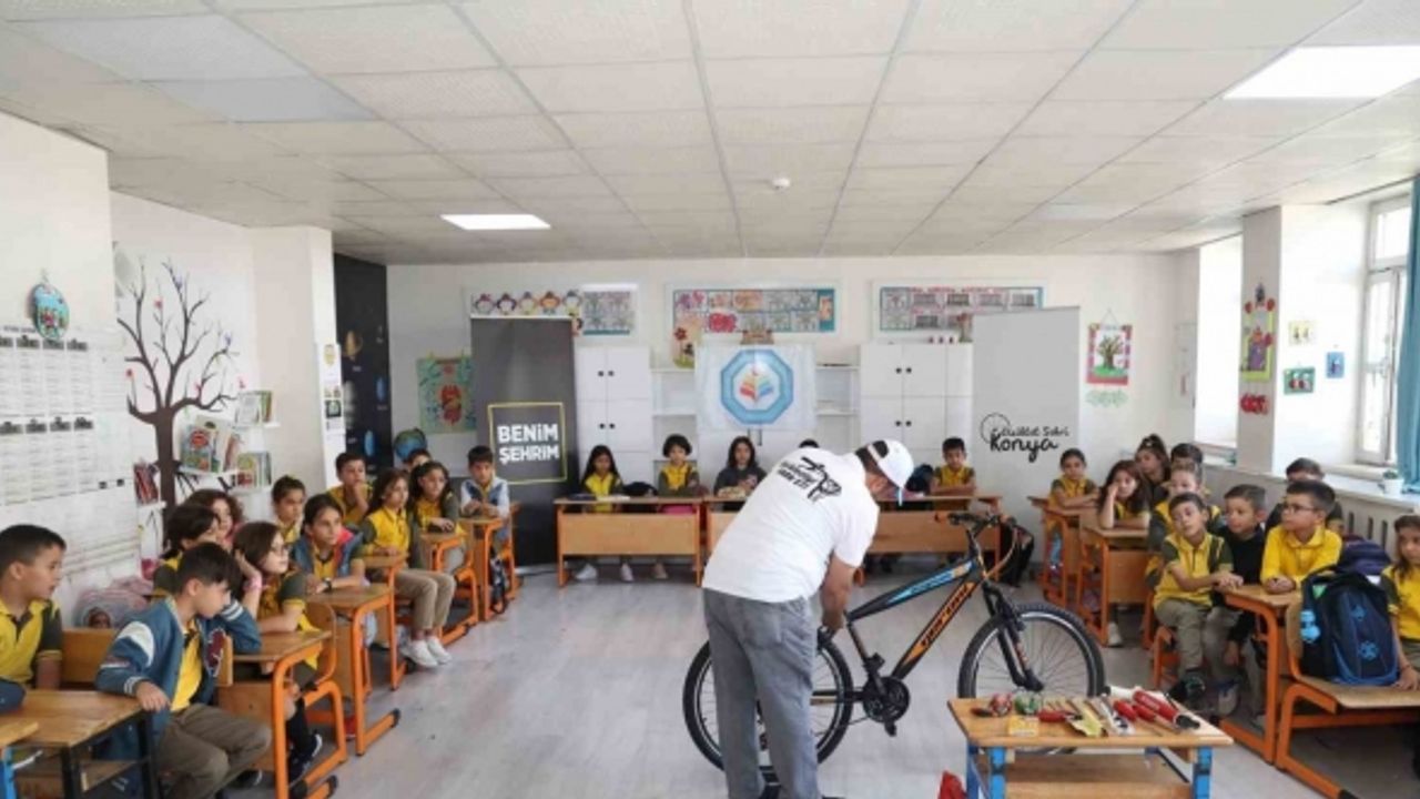 Konya Büyükşehir okullarda bisiklet tamir ve bakım eğitimleri veriyor